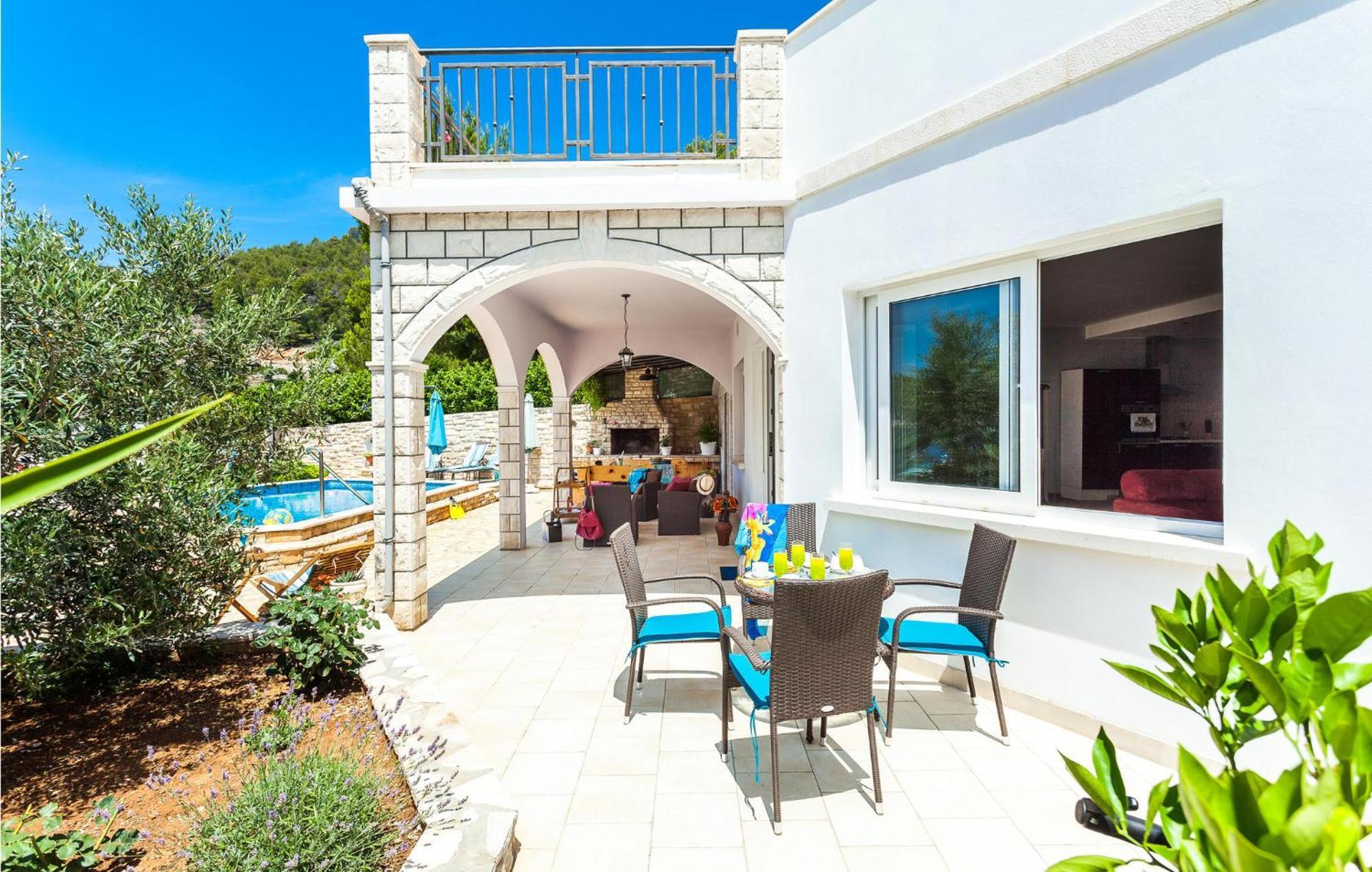 Pet Friendly Home In Blato With Wifi Exterior photo